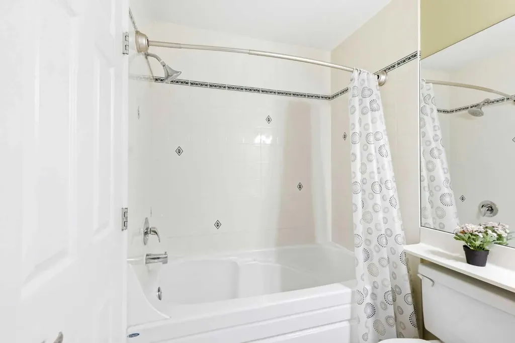 45 Patterson Hill SW Calgary AB T3H 2E6