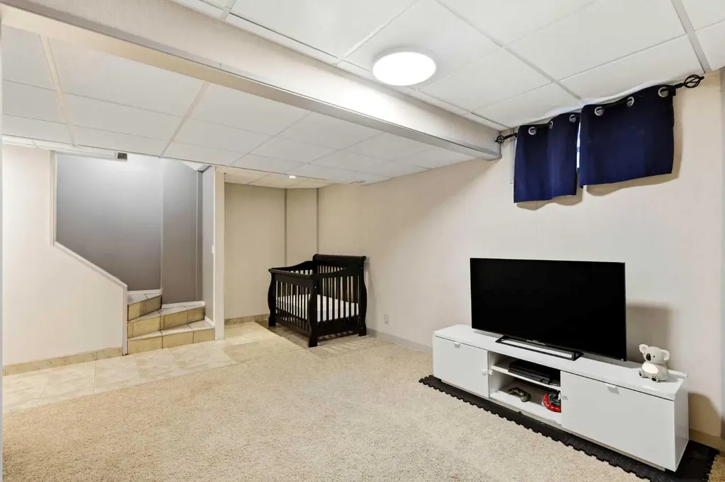 45 Patterson Hill SW Calgary AB T3H 2E6