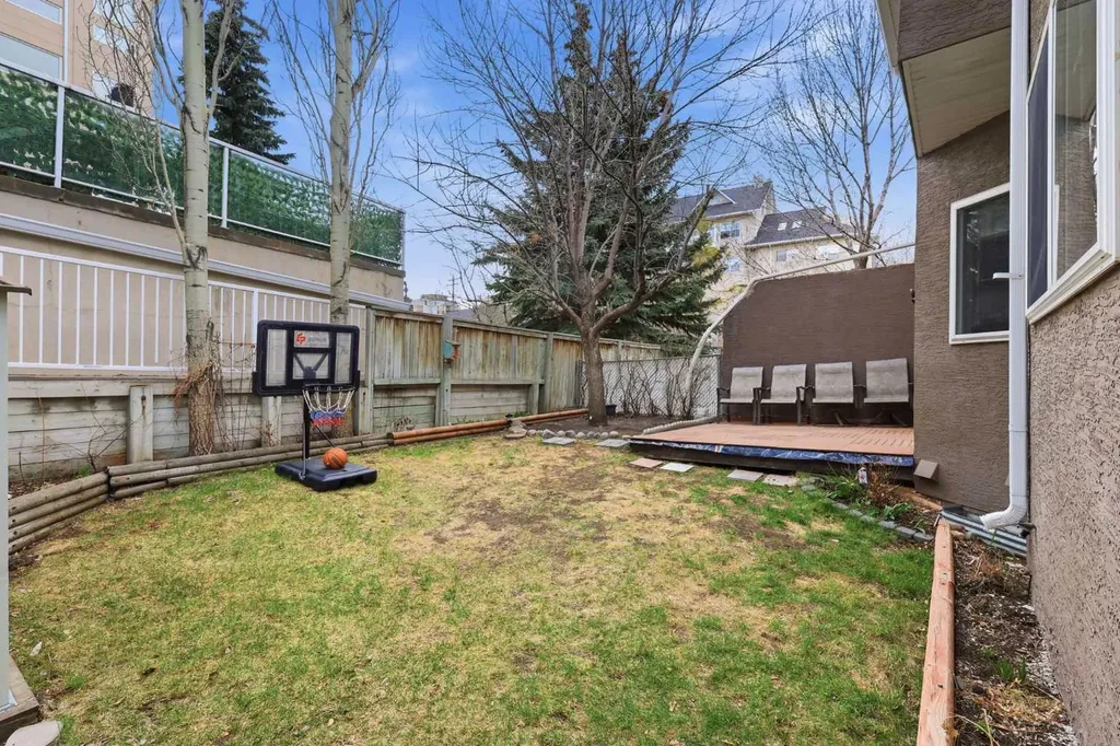 45 Patterson Hill SW Calgary AB T3H 2E6