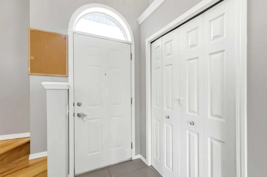 45 Patterson Hill SW Calgary AB T3H 2E6