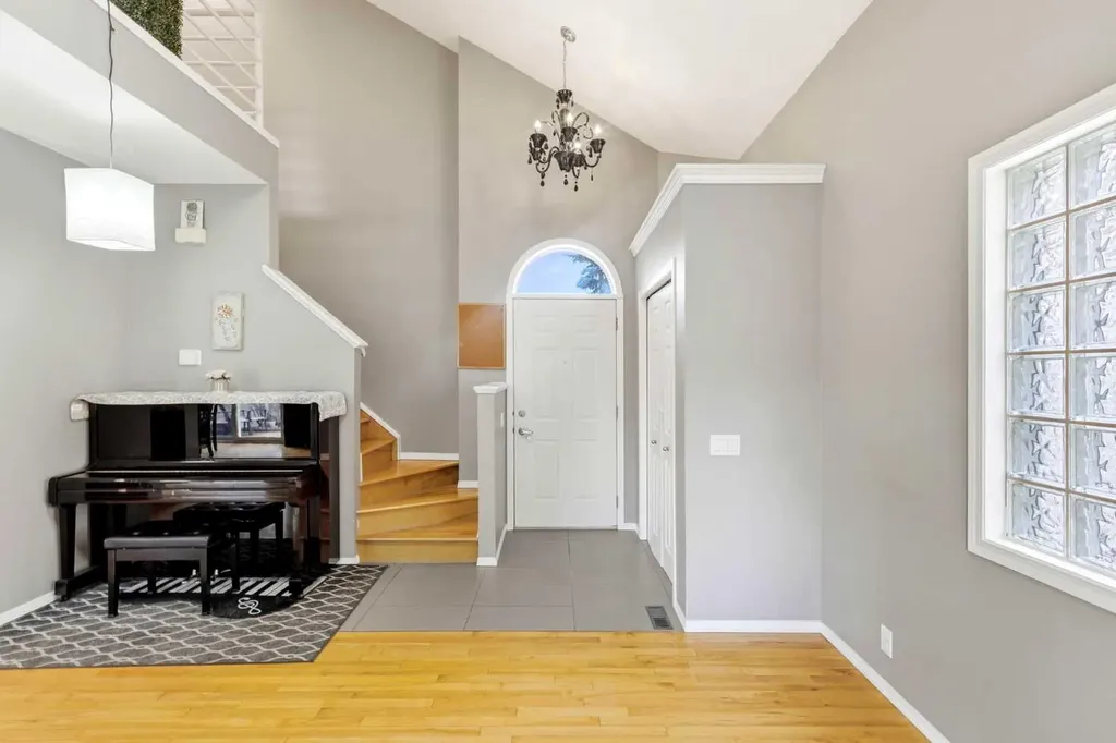 45 Patterson Hill SW Calgary AB T3H 2E6