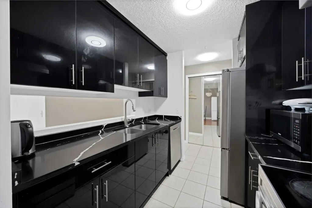 55 Arbour Grove Close NW Calgary AB T3G 4K3