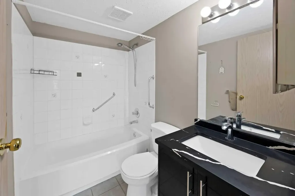 55 Arbour Grove Close NW Calgary AB T3G 4K3