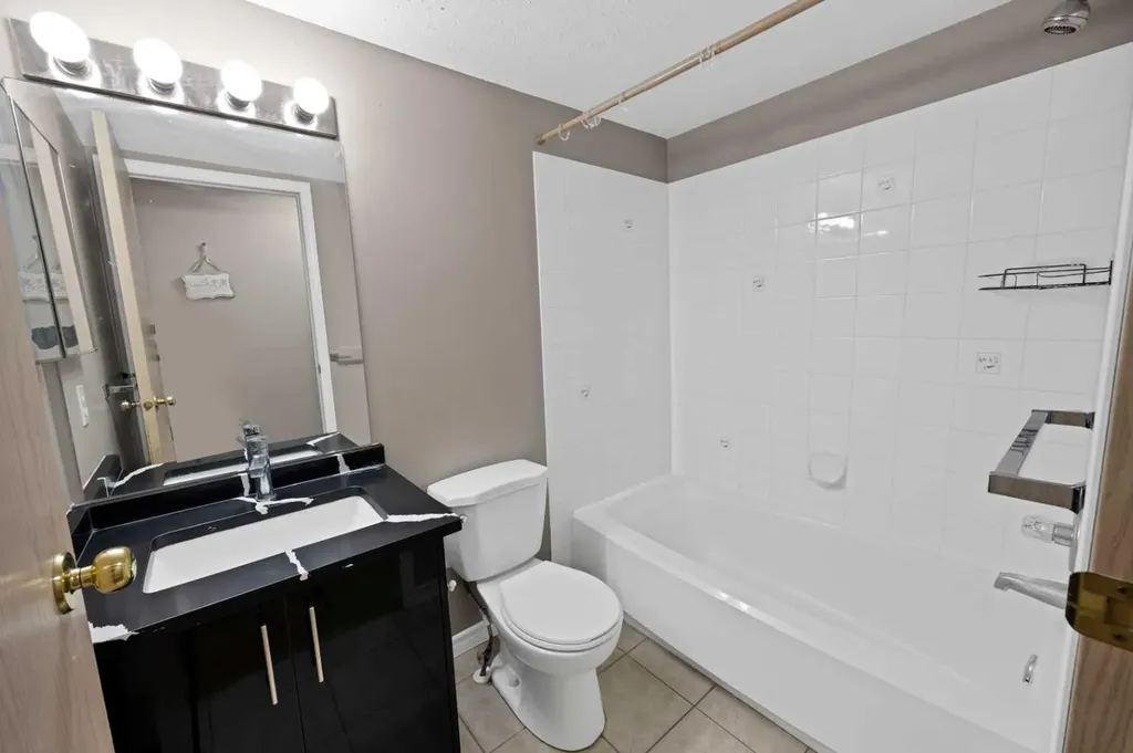 55 Arbour Grove Close NW Calgary AB T3G 4K3