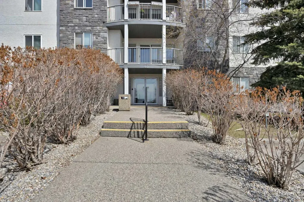 55 Arbour Grove Close NW Calgary AB T3G 4K3