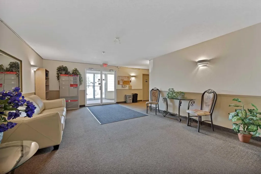 55 Arbour Grove Close NW Calgary AB T3G 4K3