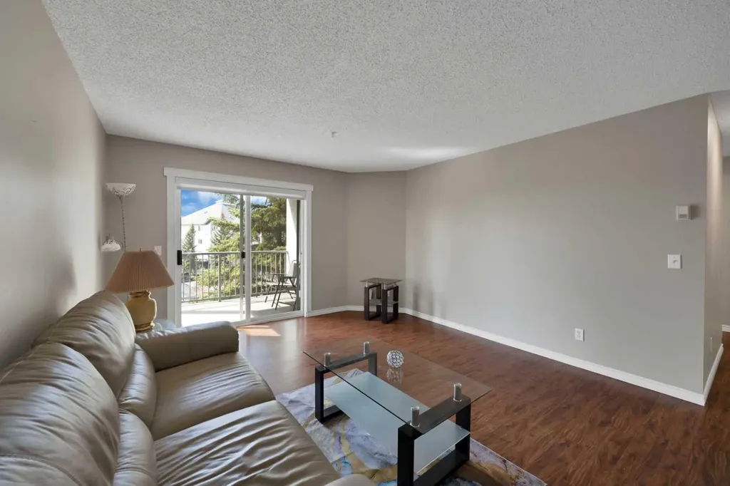 55 Arbour Grove Close NW Calgary AB T3G 4K3