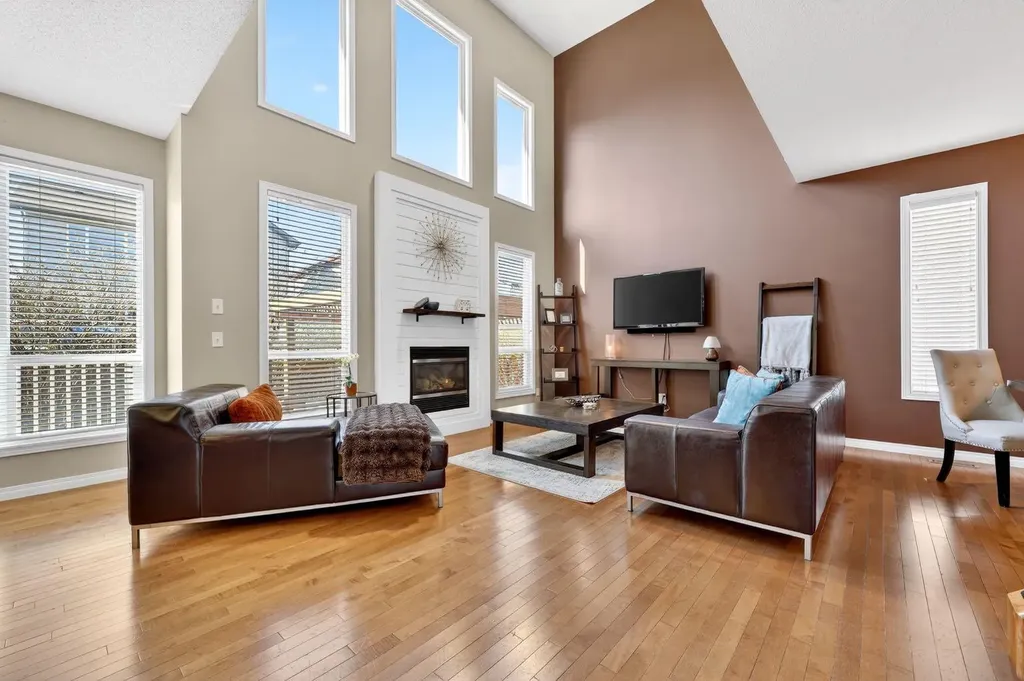 222 West Creek Mews Chestermere AB T1X 1S1