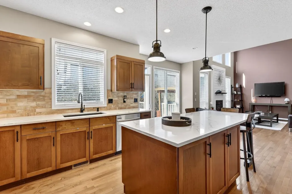 222 West Creek Mews Chestermere AB T1X 1S1