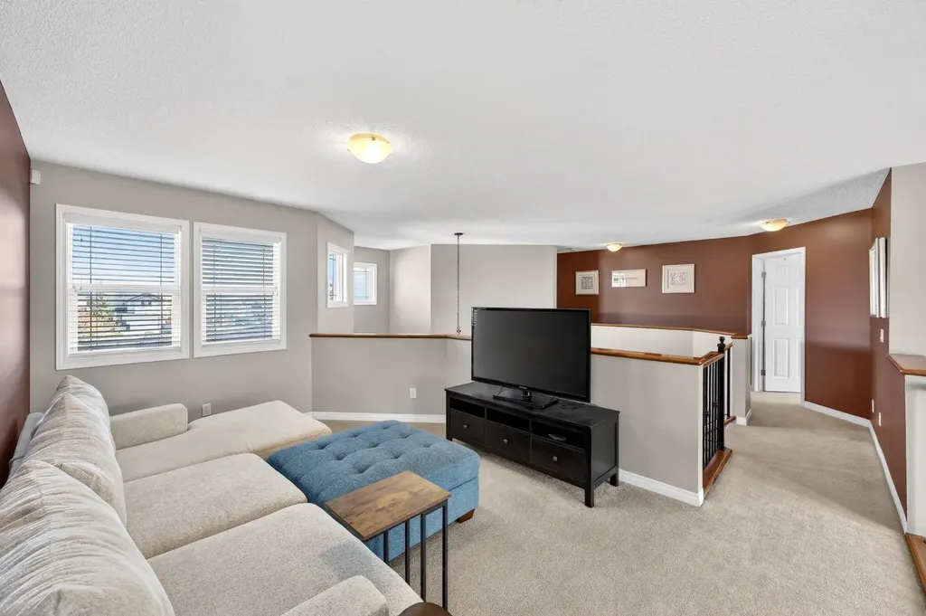 222 West Creek Mews Chestermere AB T1X 1S1