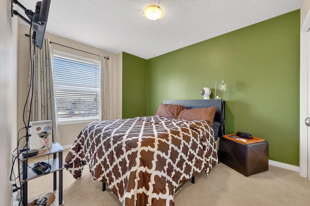 222 West Creek Mews Chestermere AB T1X 1S1