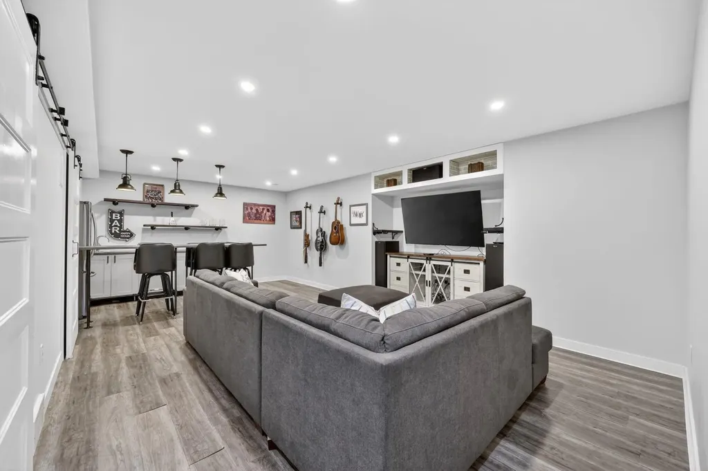 222 West Creek Mews Chestermere AB T1X 1S1
