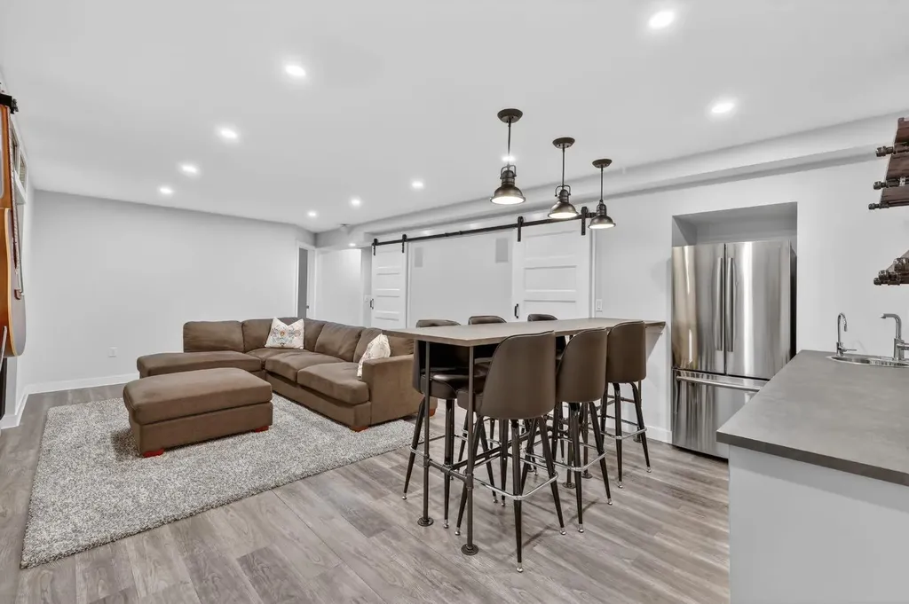 222 West Creek Mews Chestermere AB T1X 1S1