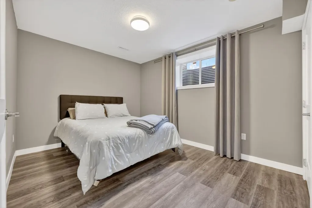 222 West Creek Mews Chestermere AB T1X 1S1