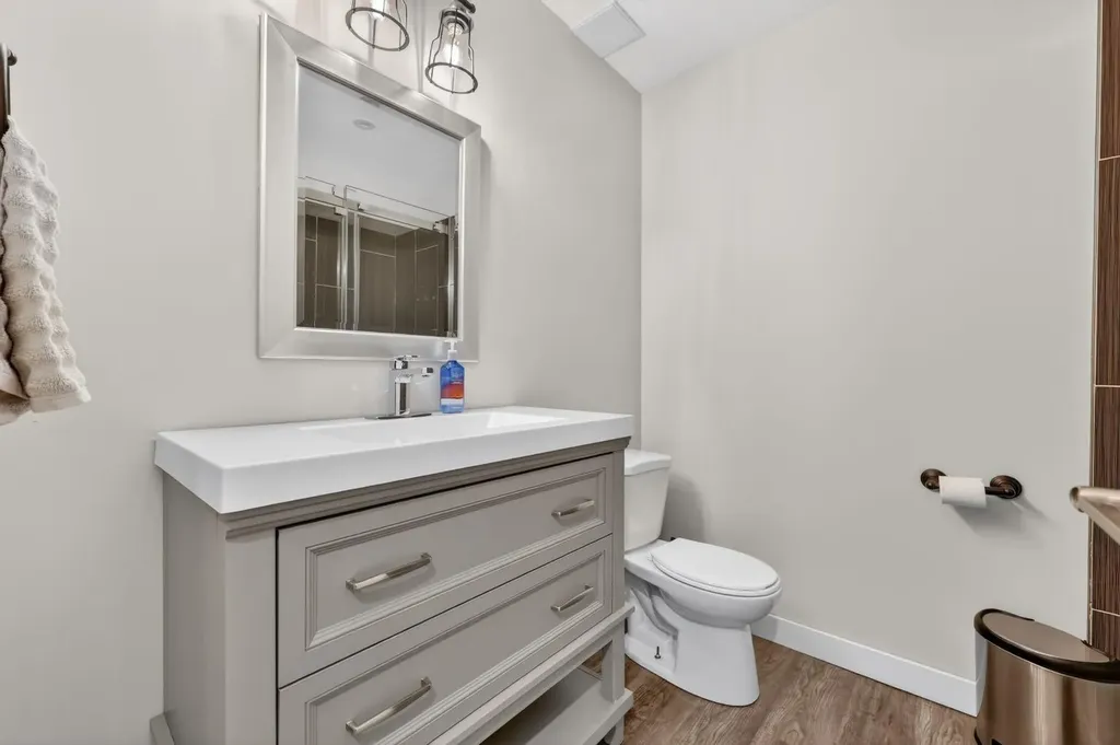 222 West Creek Mews Chestermere AB T1X 1S1