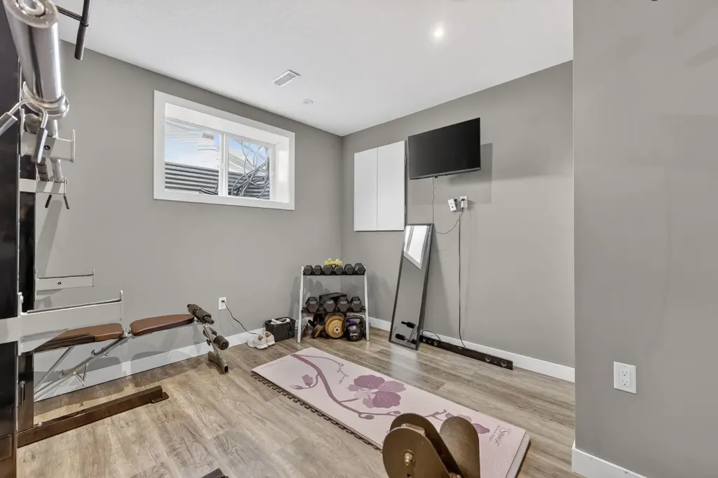 222 West Creek Mews Chestermere AB T1X 1S1