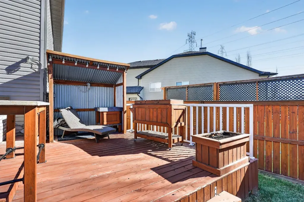 222 West Creek Mews Chestermere AB T1X 1S1
