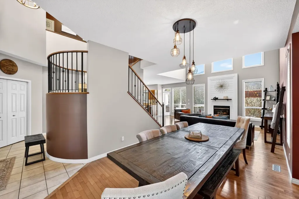 222 West Creek Mews Chestermere AB T1X 1S1