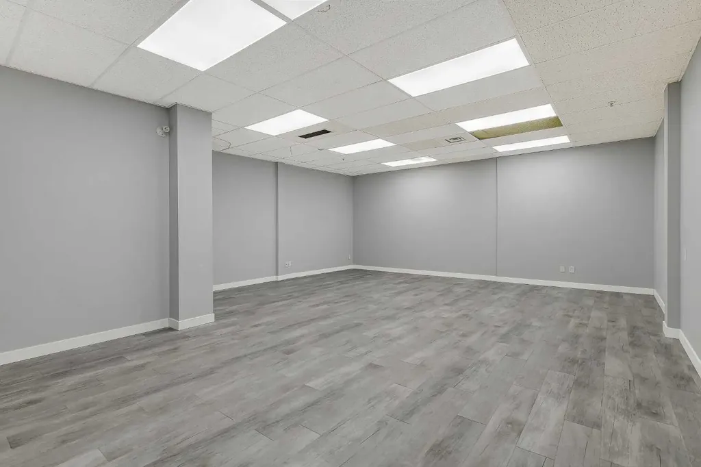 10006 101 Avenue Grande Prairie AB T8V0Y1