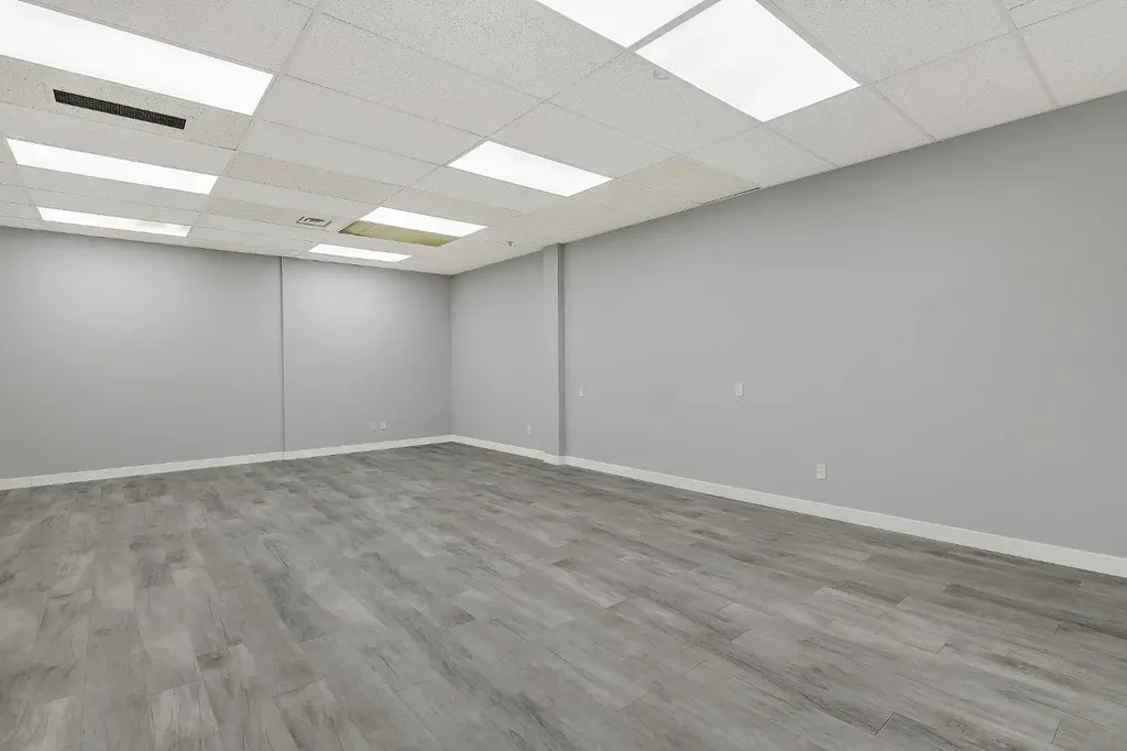 10006 101 Avenue Grande Prairie AB T8V0Y1