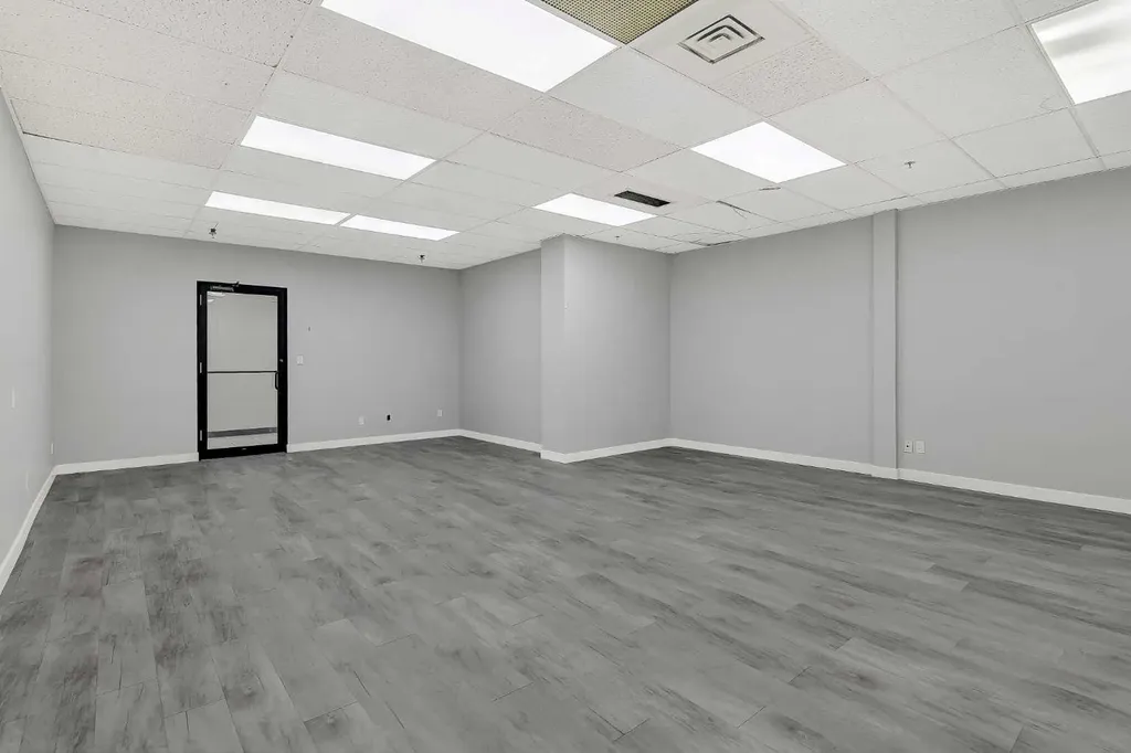 10006 101 Avenue Grande Prairie AB T8V0Y1