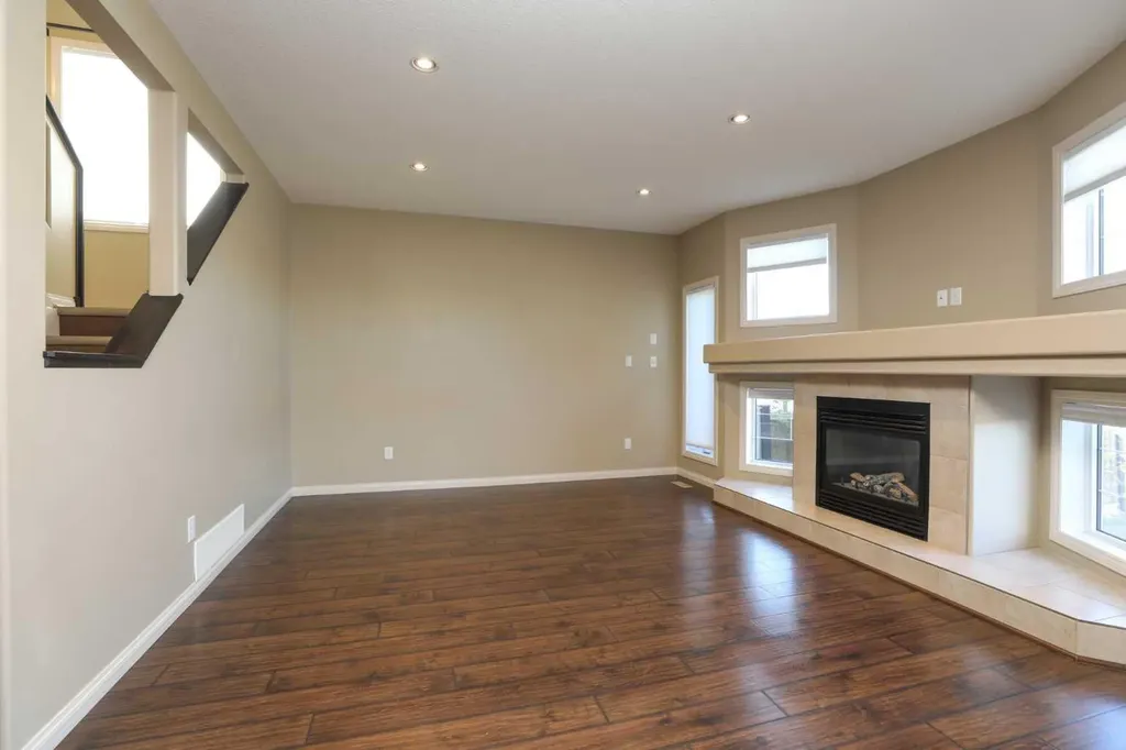 132 Firelight Way W Lethbridge AB T1J 4B2