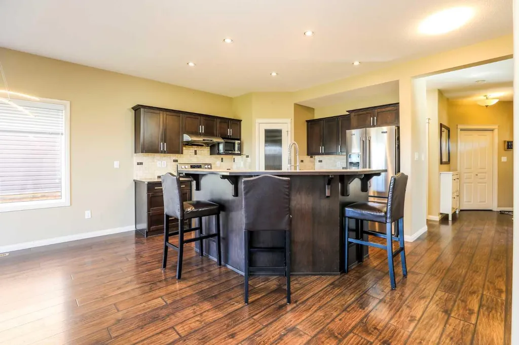 132 Firelight Way W Lethbridge AB T1J 4B2
