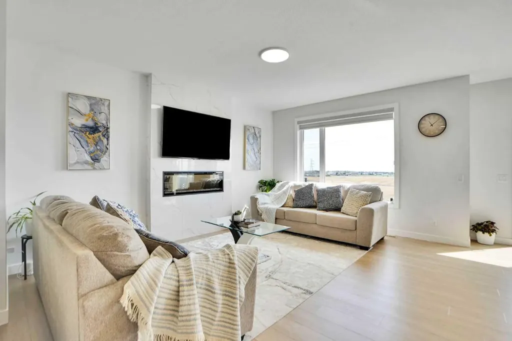 126 Hotchkiss Manor SE Calgary AB T3S 0G1
