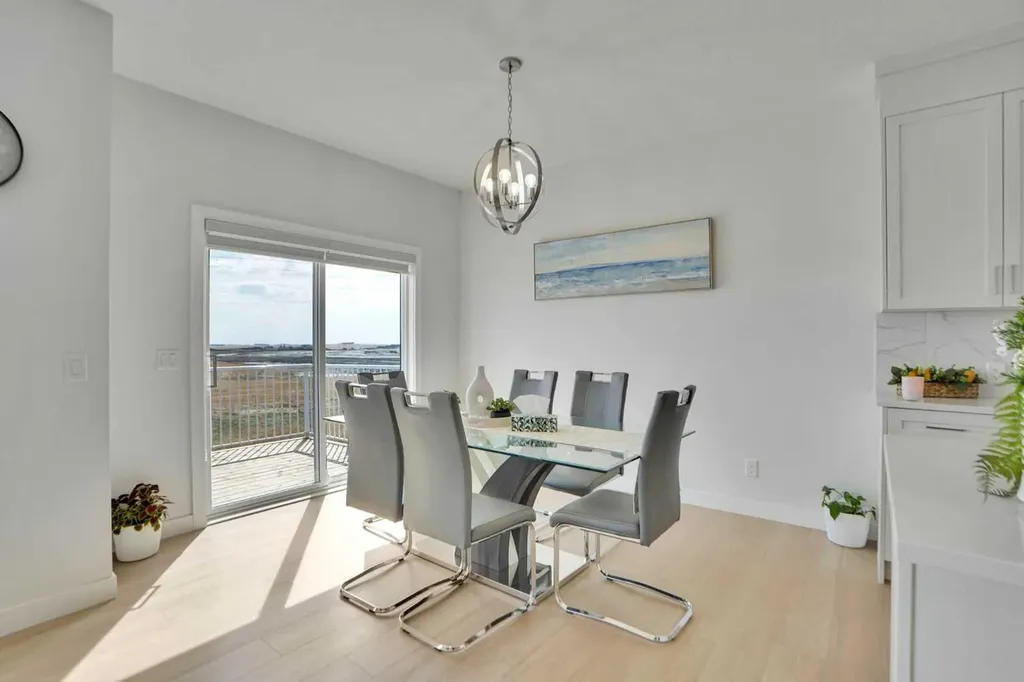 126 Hotchkiss Manor SE Calgary AB T3S 0G1