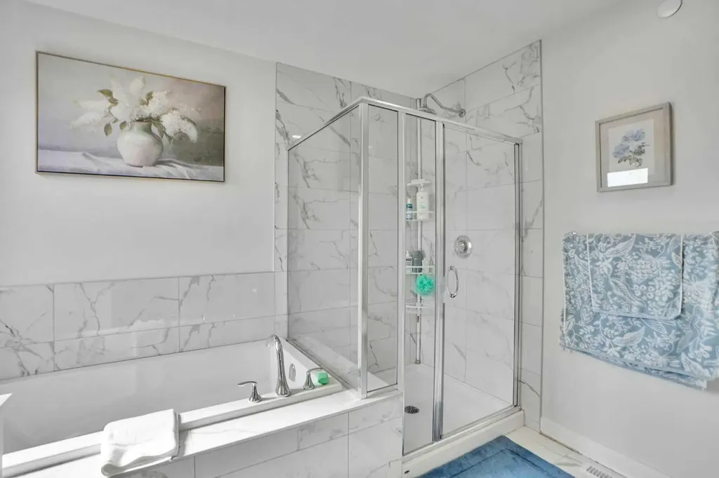 126 Hotchkiss Manor SE Calgary AB T3S 0G1