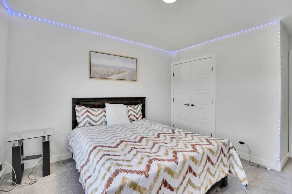 126 Hotchkiss Manor SE Calgary AB T3S 0G1