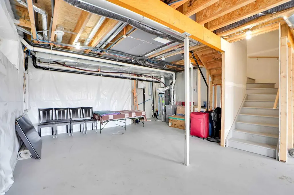 126 Hotchkiss Manor SE Calgary AB T3S 0G1