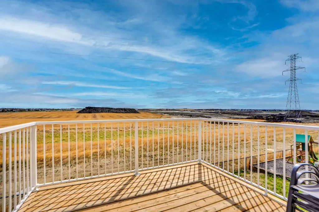 126 Hotchkiss Manor SE Calgary AB T3S 0G1
