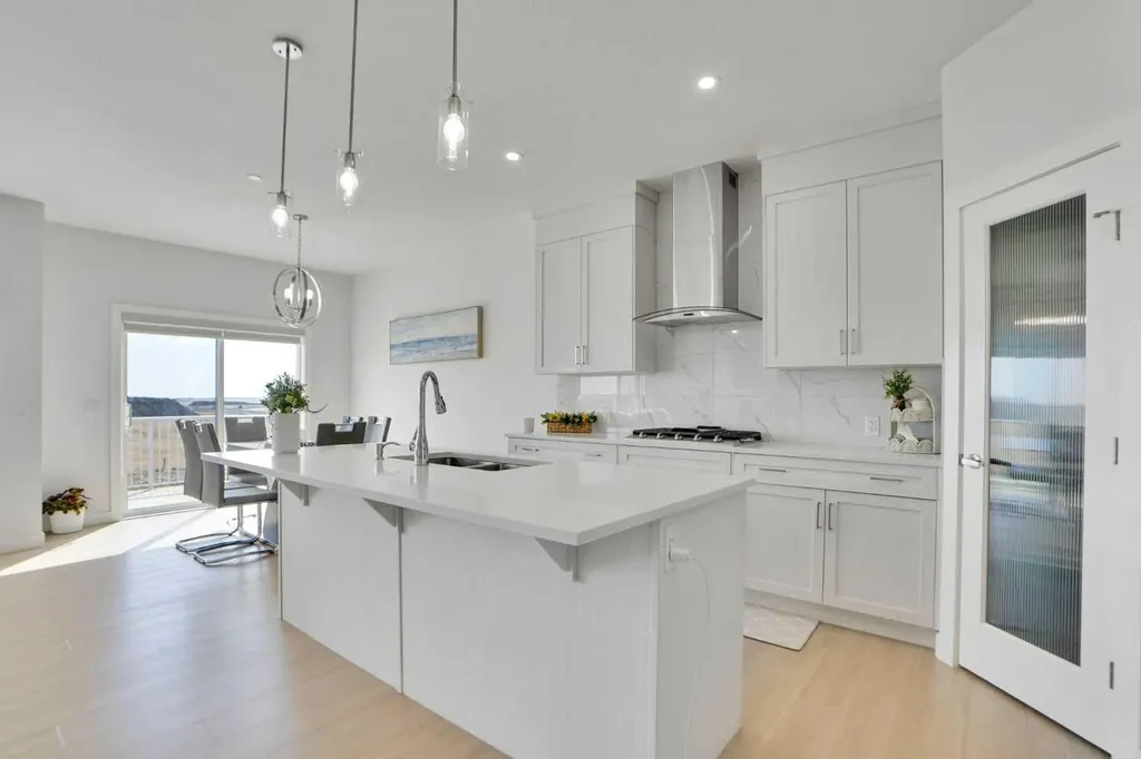 126 Hotchkiss Manor SE Calgary AB T3S 0G1