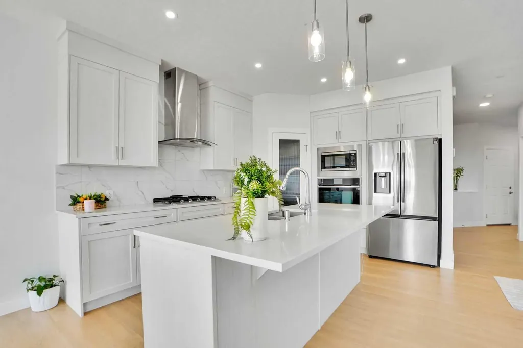 126 Hotchkiss Manor SE Calgary AB T3S 0G1