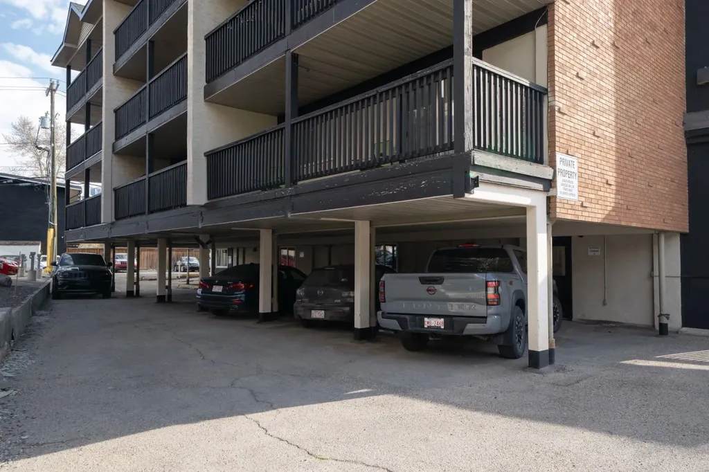 104 24 Avenue SW Calgary AB T2S 0J9