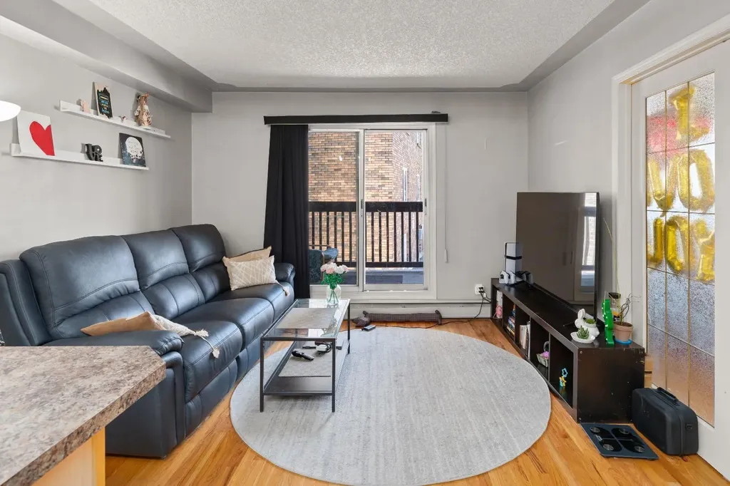104 24 Avenue SW Calgary AB T2S 0J9