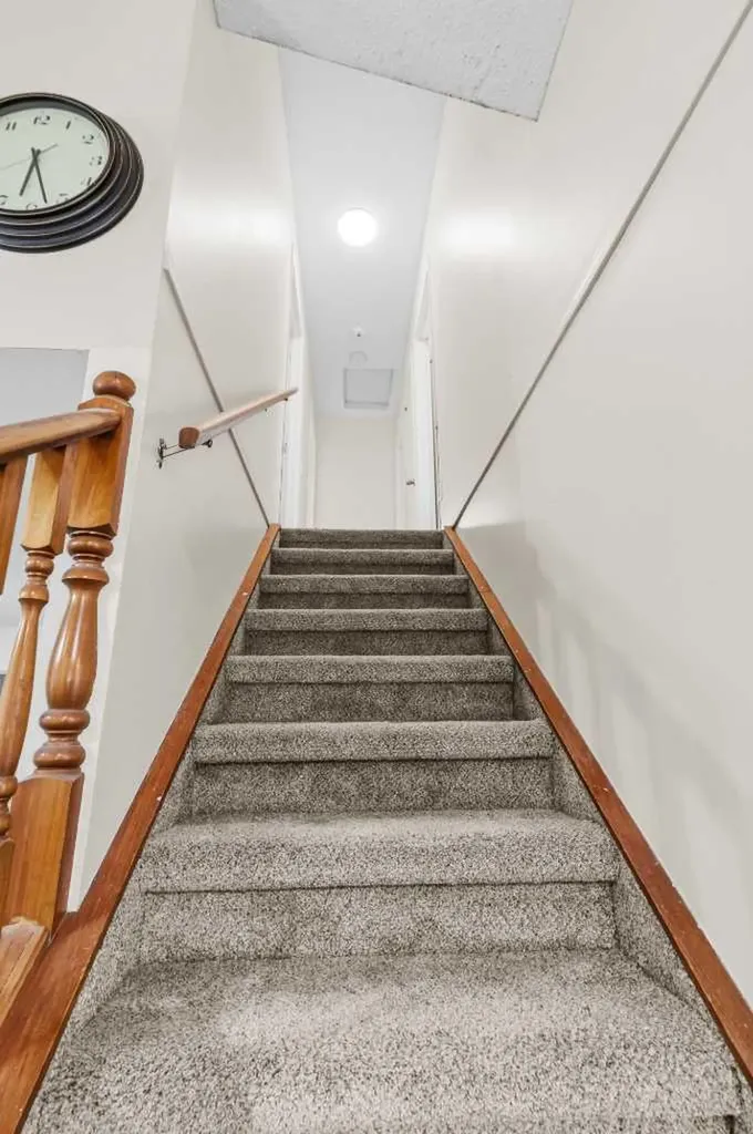 37 Martingrove Way NE Calgary AB T3J2T2
