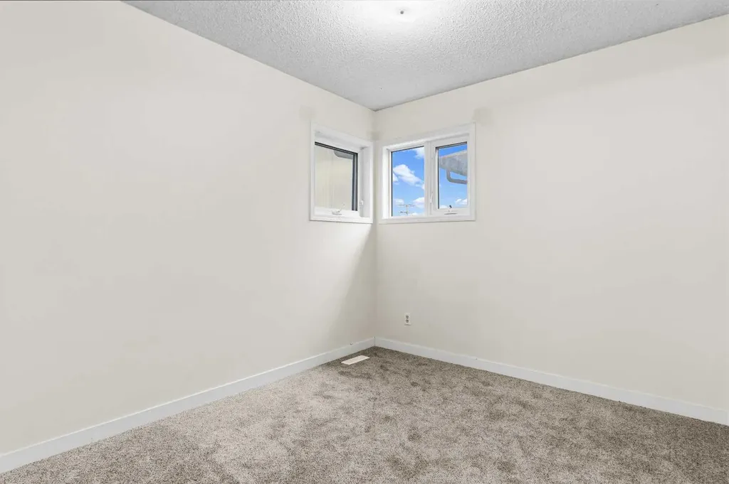 37 Martingrove Way NE Calgary AB T3J2T2