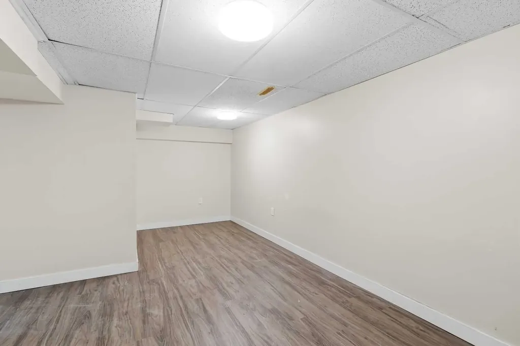 37 Martingrove Way NE Calgary AB T3J2T2