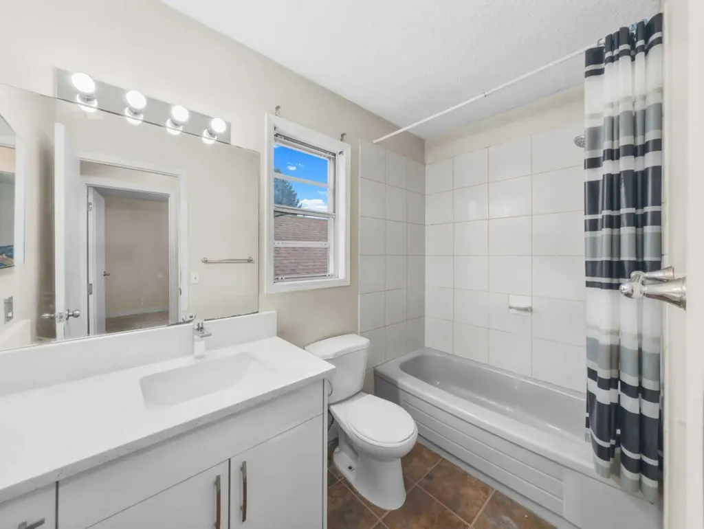 37 Martingrove Way NE Calgary AB T3J2T2