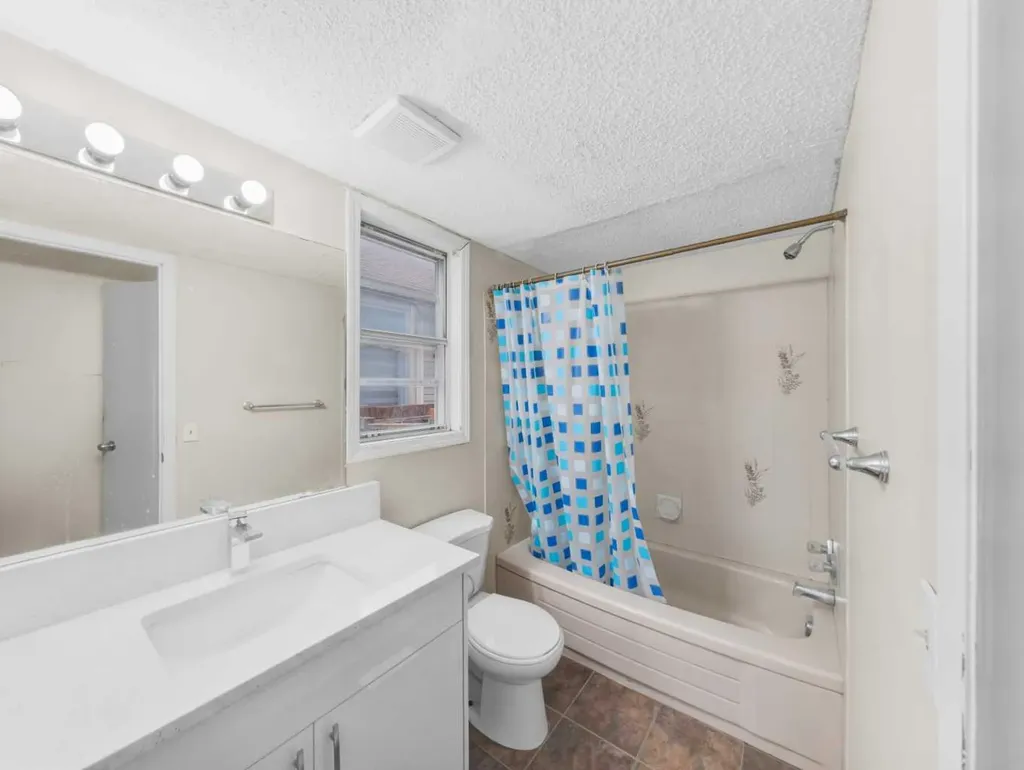 37 Martingrove Way NE Calgary AB T3J2T2