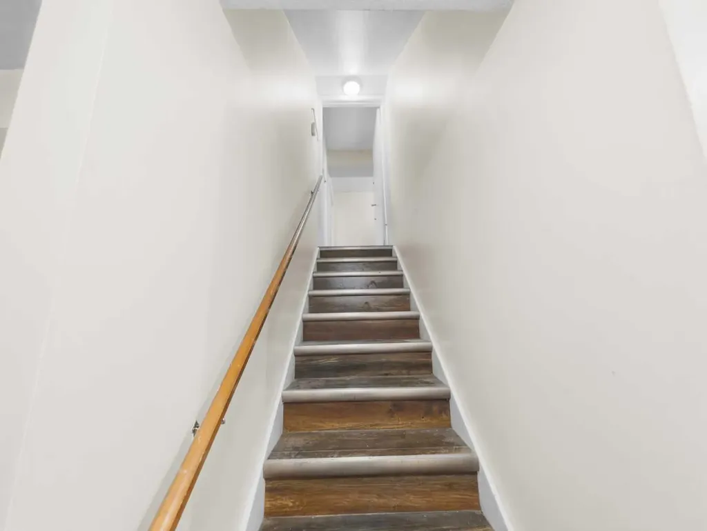 37 Martingrove Way NE Calgary AB T3J2T2