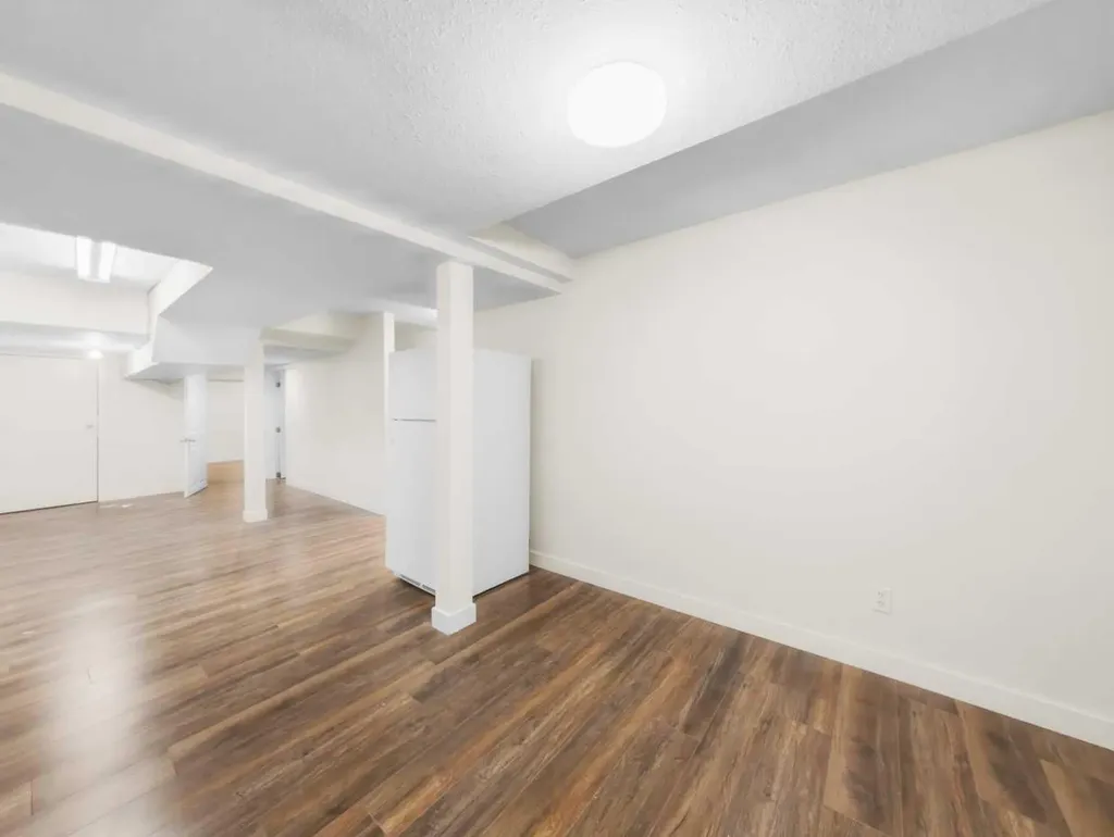 37 Martingrove Way NE Calgary AB T3J2T2