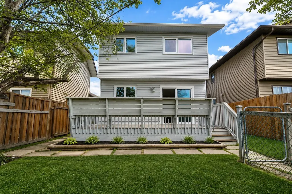 37 Martingrove Way NE Calgary AB T3J2T2