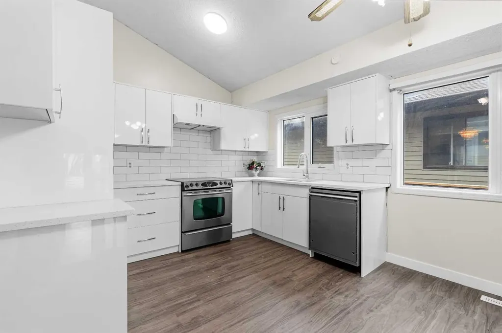 37 Martingrove Way NE Calgary AB T3J2T2