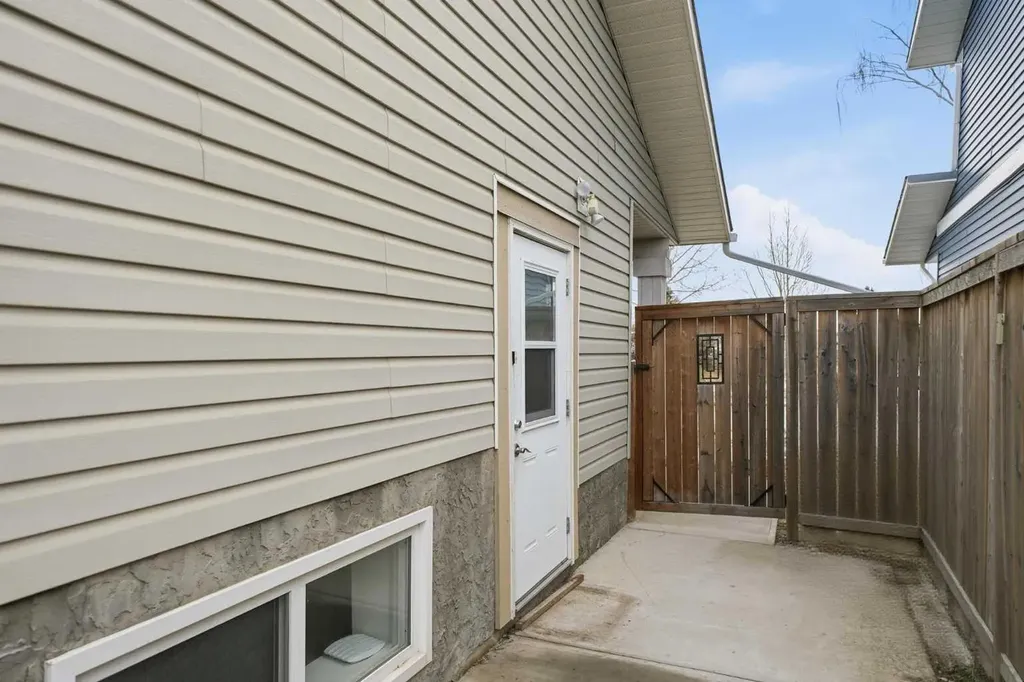 95 Summerwood Road Airdrie AB T4B 1K1