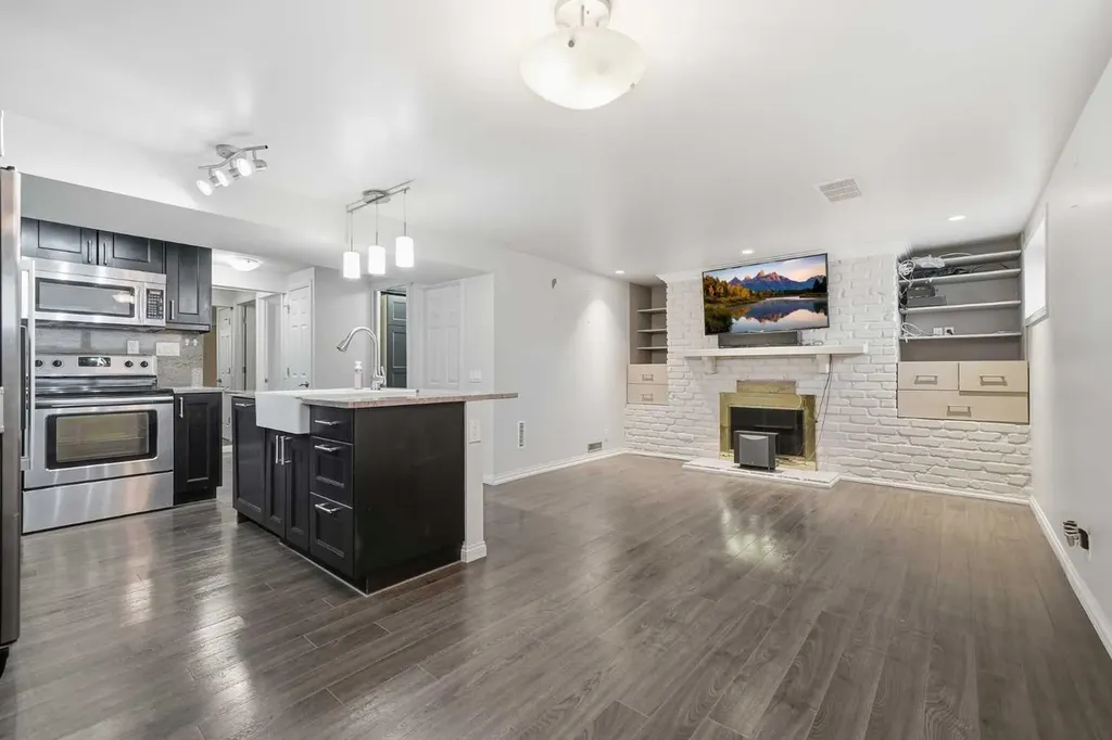 95 Summerwood Road Airdrie AB T4B 1K1