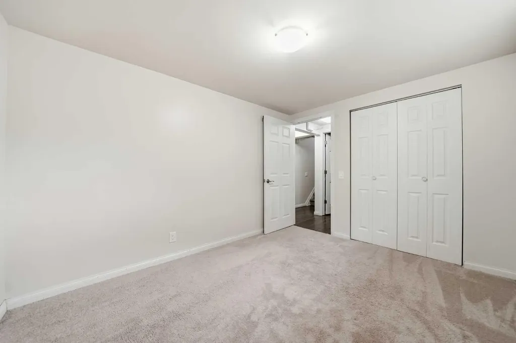 95 Summerwood Road Airdrie AB T4B 1K1