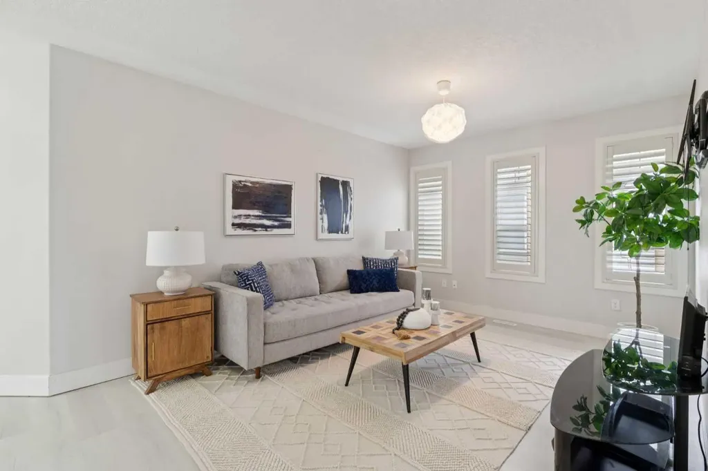 1826 Baywater Street SW Airdrie AB T4B 0A8